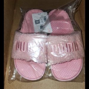womens size 7 pink puma slides
